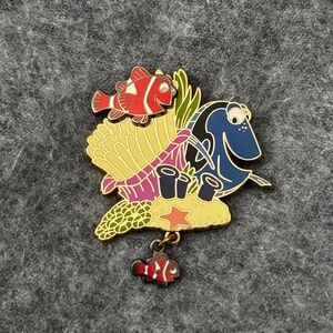 Disney Pin Trading 2005 Finding Nemo Anemone